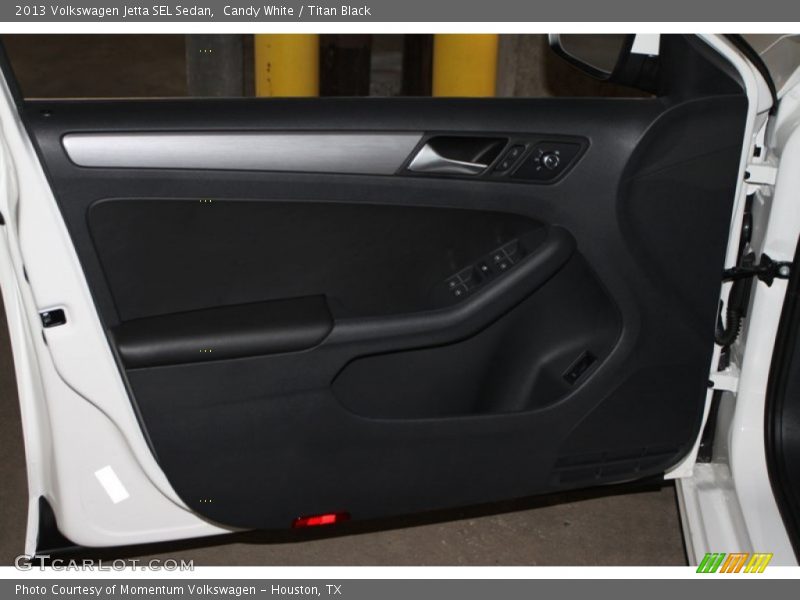 Candy White / Titan Black 2013 Volkswagen Jetta SEL Sedan