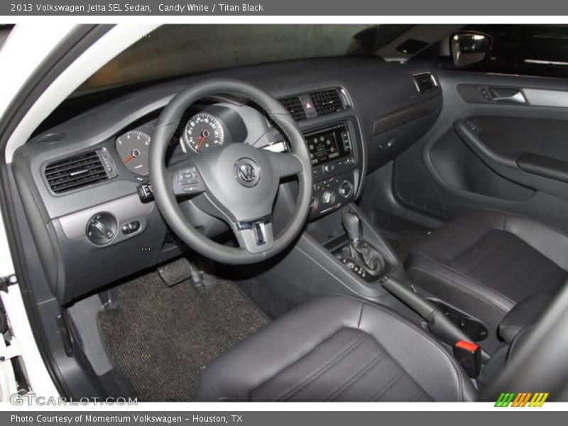 Candy White / Titan Black 2013 Volkswagen Jetta SEL Sedan