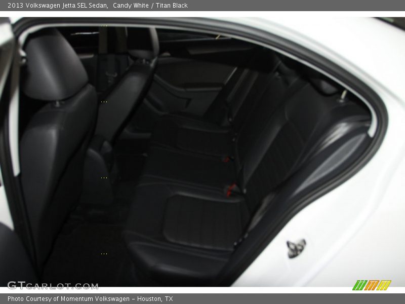 Candy White / Titan Black 2013 Volkswagen Jetta SEL Sedan