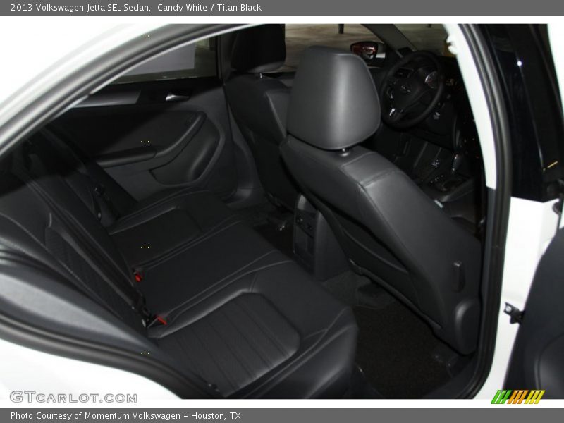 Candy White / Titan Black 2013 Volkswagen Jetta SEL Sedan
