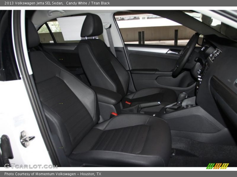 Candy White / Titan Black 2013 Volkswagen Jetta SEL Sedan
