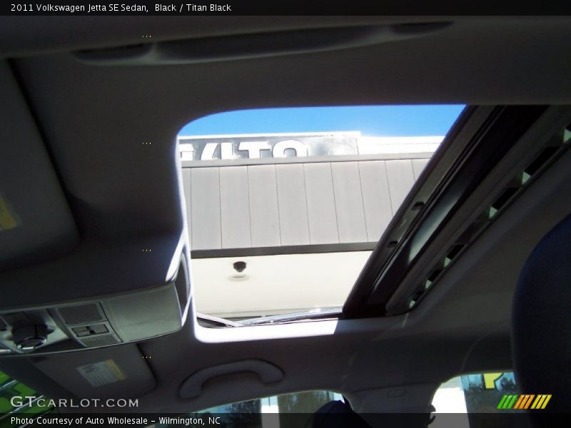 Black / Titan Black 2011 Volkswagen Jetta SE Sedan