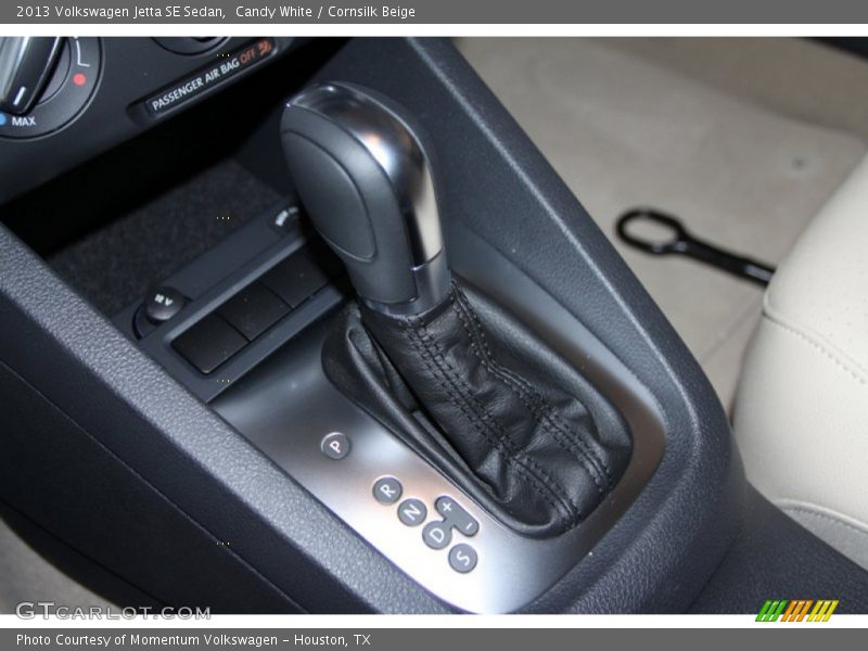 Candy White / Cornsilk Beige 2013 Volkswagen Jetta SE Sedan