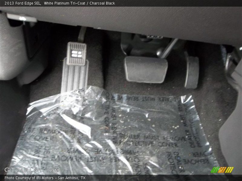 White Platinum Tri-Coat / Charcoal Black 2013 Ford Edge SEL