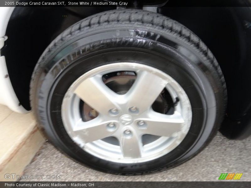 Stone White / Medium Slate Gray 2005 Dodge Grand Caravan SXT