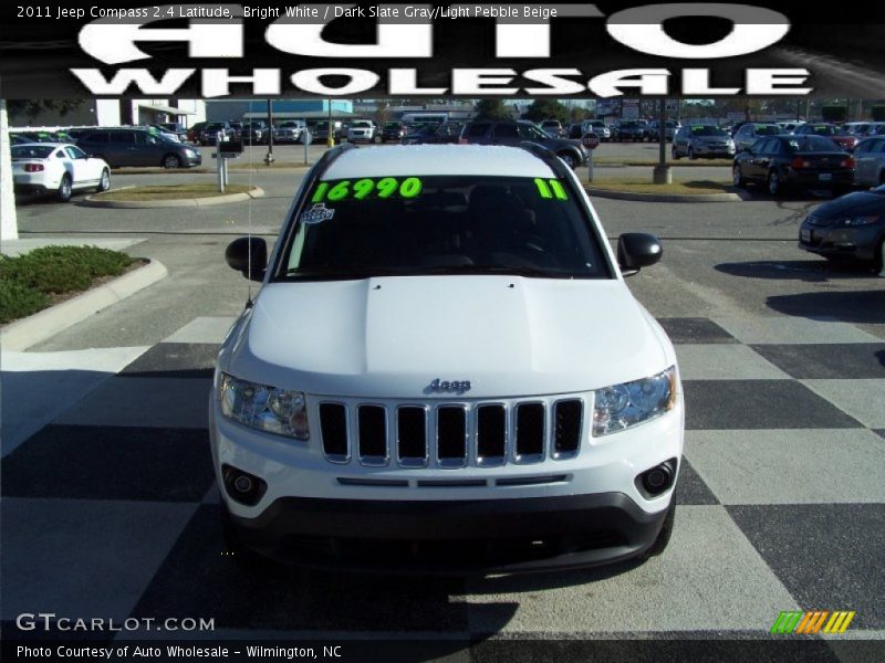 Bright White / Dark Slate Gray/Light Pebble Beige 2011 Jeep Compass 2.4 Latitude