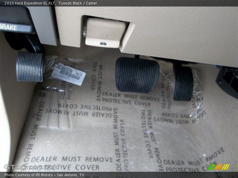 Tuxedo Black / Camel 2013 Ford Expedition EL XLT