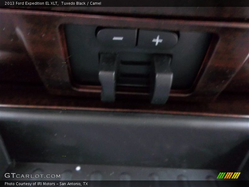 Tuxedo Black / Camel 2013 Ford Expedition EL XLT
