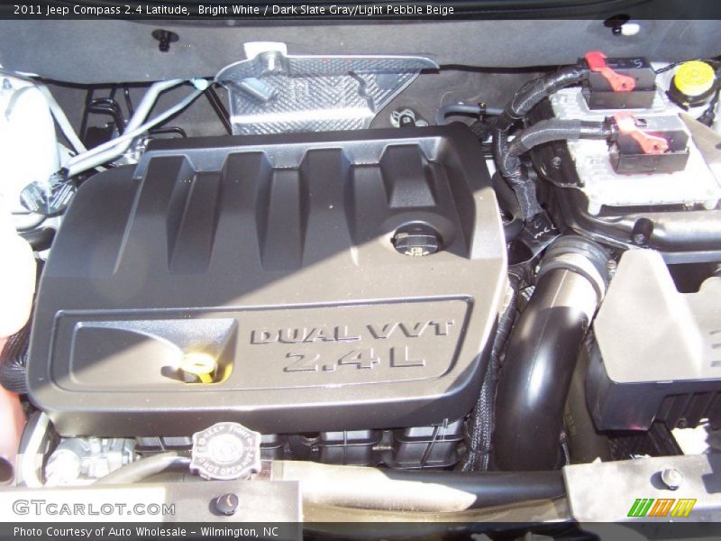 Bright White / Dark Slate Gray/Light Pebble Beige 2011 Jeep Compass 2.4 Latitude