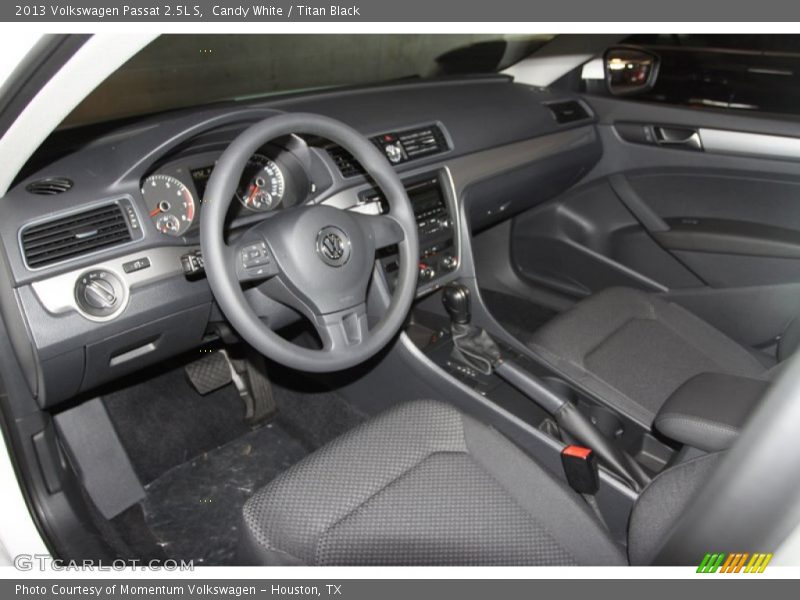Candy White / Titan Black 2013 Volkswagen Passat 2.5L S