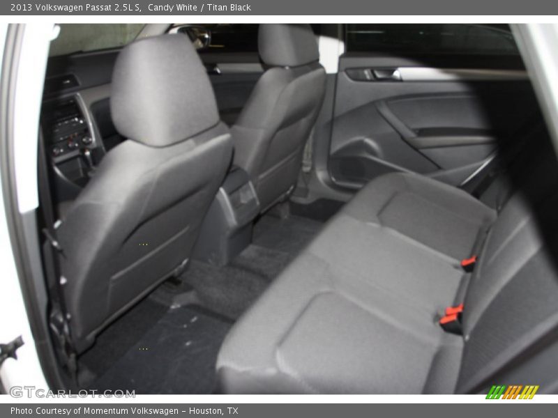 Candy White / Titan Black 2013 Volkswagen Passat 2.5L S