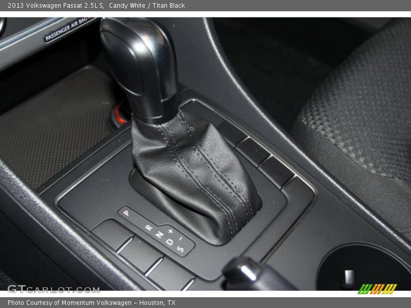 Candy White / Titan Black 2013 Volkswagen Passat 2.5L S