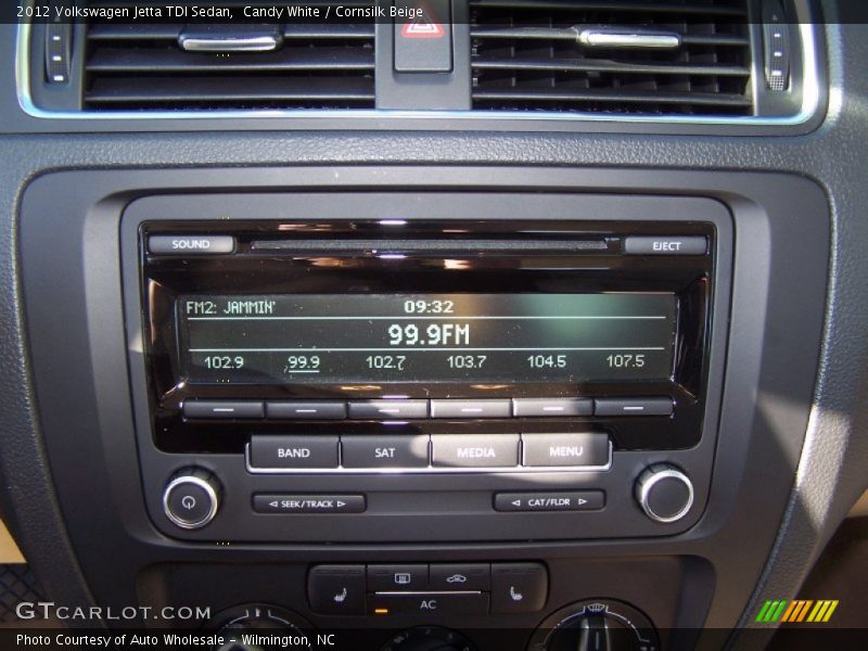 Candy White / Cornsilk Beige 2012 Volkswagen Jetta TDI Sedan