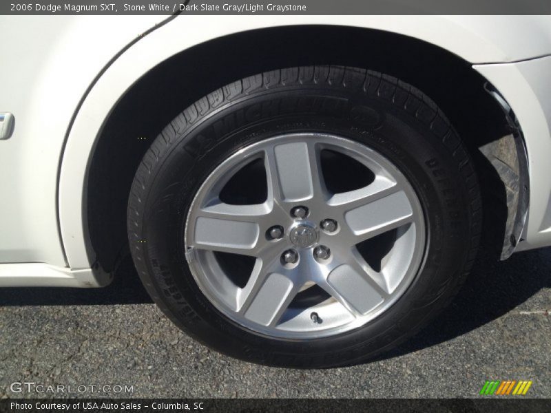 Stone White / Dark Slate Gray/Light Graystone 2006 Dodge Magnum SXT