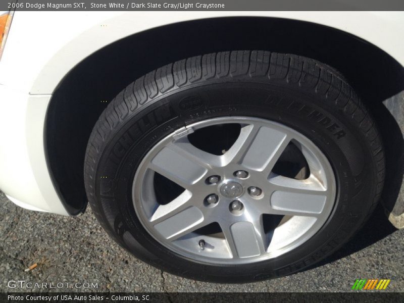 Stone White / Dark Slate Gray/Light Graystone 2006 Dodge Magnum SXT
