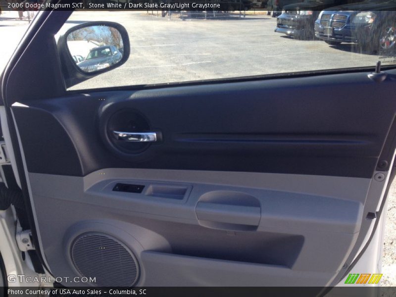 Stone White / Dark Slate Gray/Light Graystone 2006 Dodge Magnum SXT