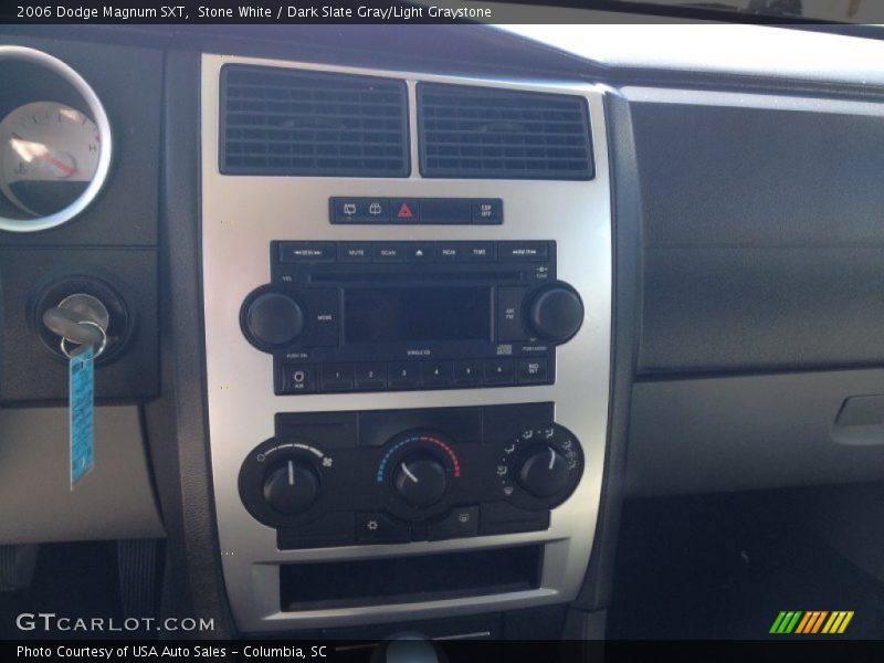 Stone White / Dark Slate Gray/Light Graystone 2006 Dodge Magnum SXT