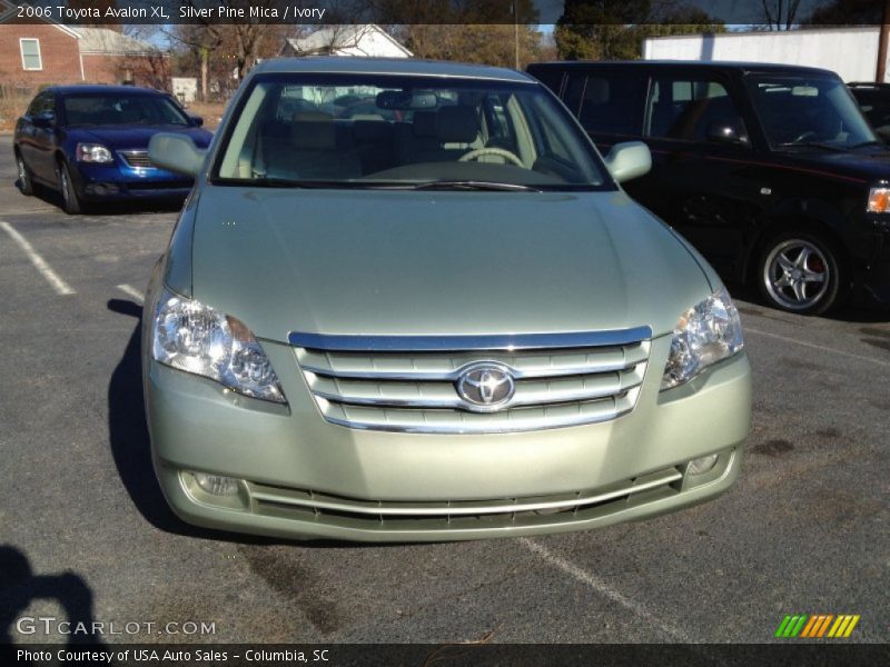 Silver Pine Mica / Ivory 2006 Toyota Avalon XL