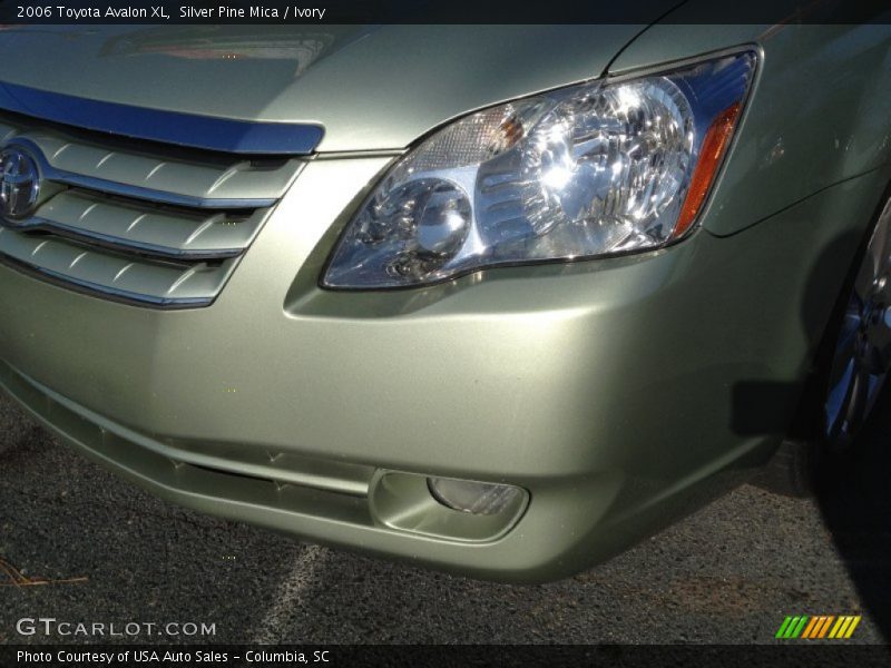 Silver Pine Mica / Ivory 2006 Toyota Avalon XL