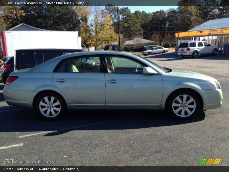 Silver Pine Mica / Ivory 2006 Toyota Avalon XL