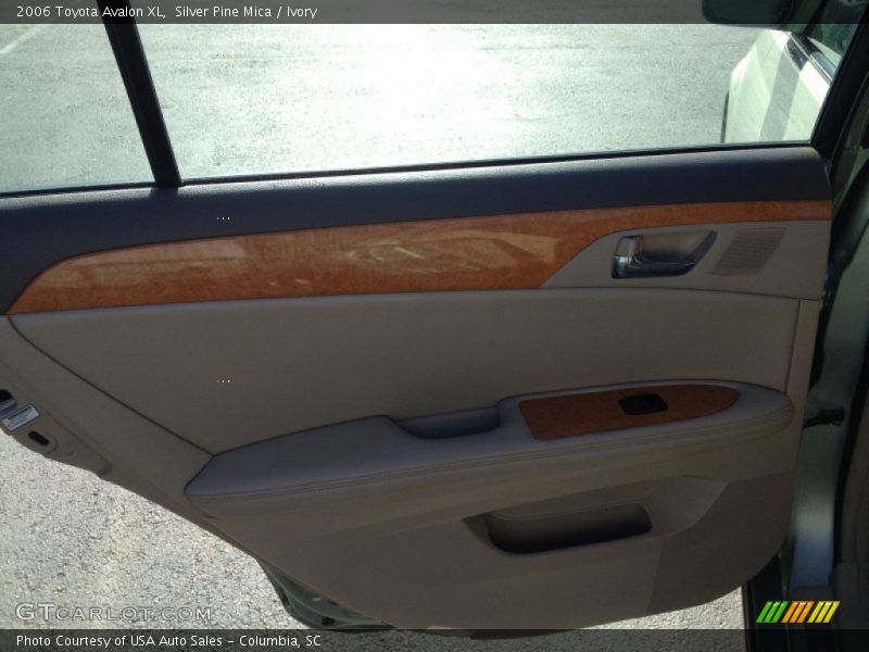 Silver Pine Mica / Ivory 2006 Toyota Avalon XL