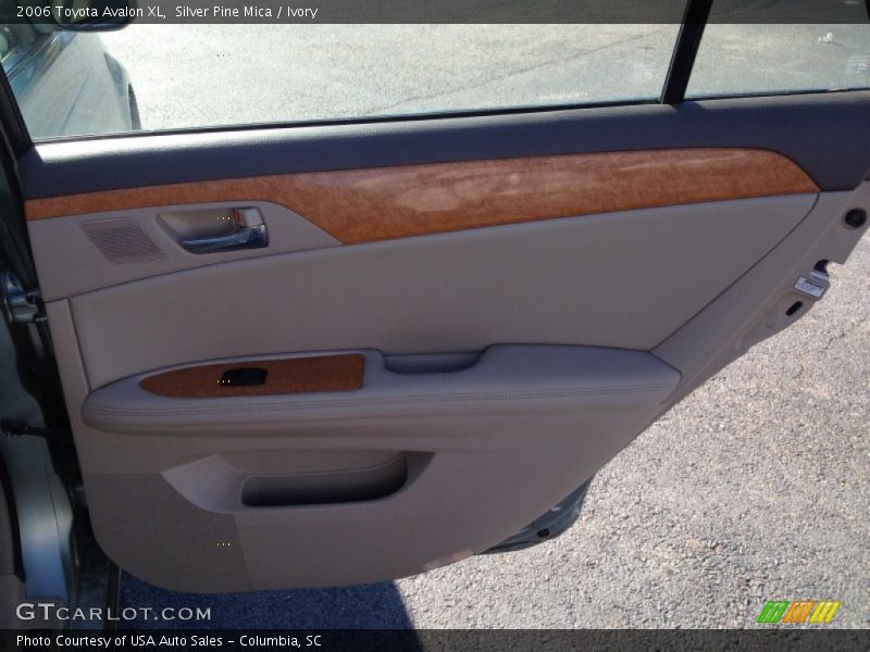 Silver Pine Mica / Ivory 2006 Toyota Avalon XL