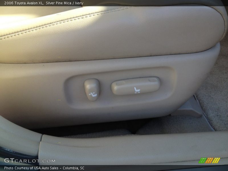 Silver Pine Mica / Ivory 2006 Toyota Avalon XL