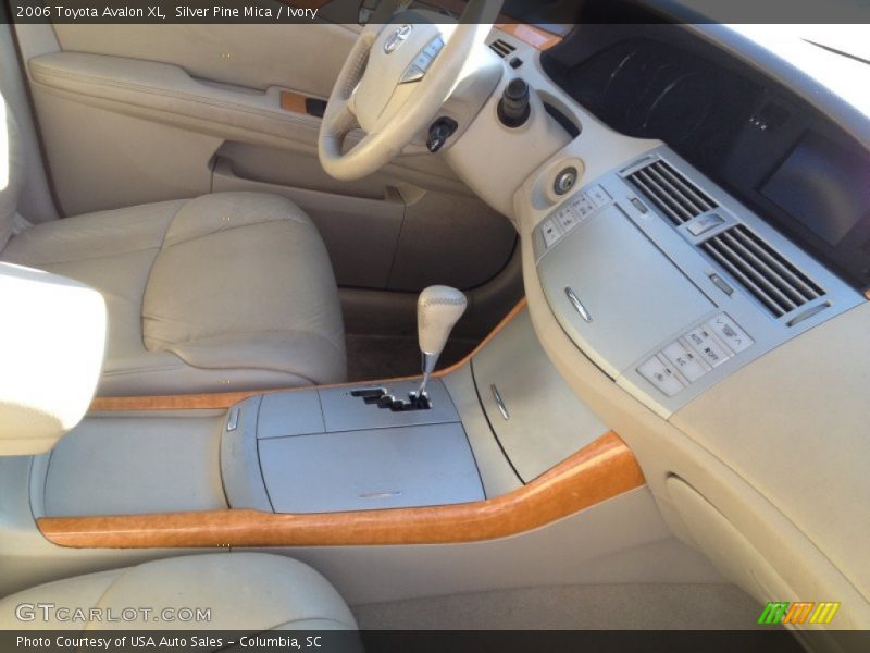 Silver Pine Mica / Ivory 2006 Toyota Avalon XL