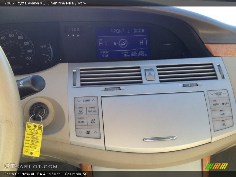 Silver Pine Mica / Ivory 2006 Toyota Avalon XL