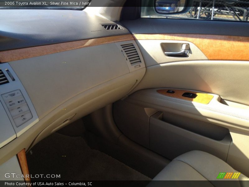 Silver Pine Mica / Ivory 2006 Toyota Avalon XL