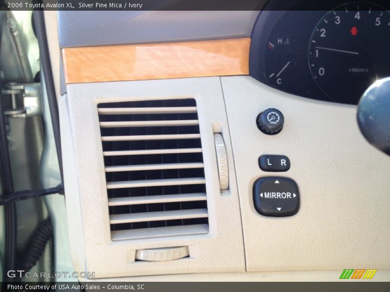 Silver Pine Mica / Ivory 2006 Toyota Avalon XL