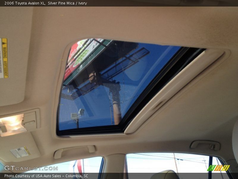 Silver Pine Mica / Ivory 2006 Toyota Avalon XL