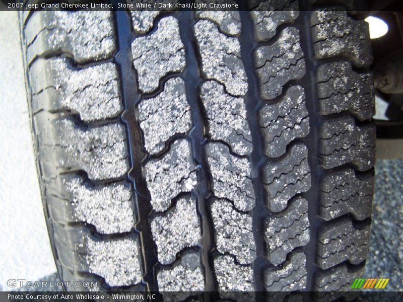 Stone White / Dark Khaki/Light Graystone 2007 Jeep Grand Cherokee Limited
