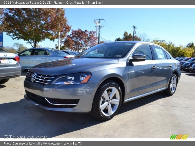 Platinum Gray Metallic / Titan Black 2013 Volkswagen Passat 2.5L SE