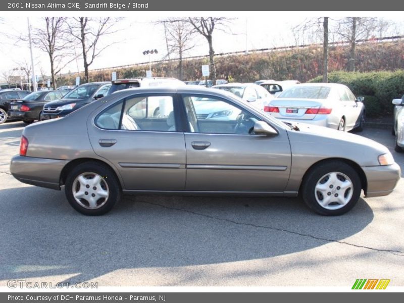 Sandrift Beige / Blond 2001 Nissan Altima GXE