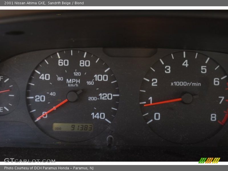 Sandrift Beige / Blond 2001 Nissan Altima GXE