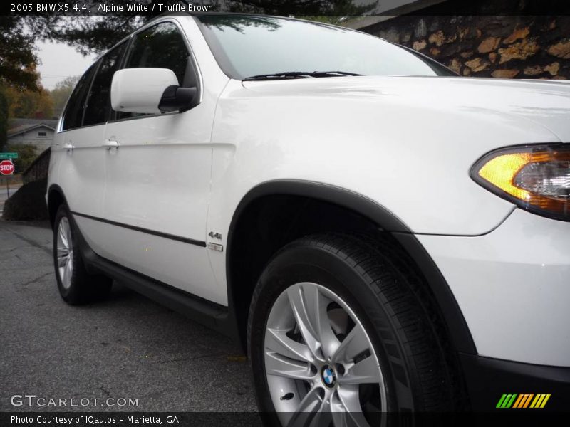 Alpine White / Truffle Brown 2005 BMW X5 4.4i