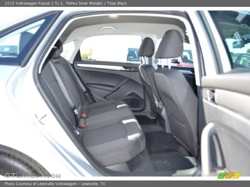 Reflex Silver Metallic / Titan Black 2013 Volkswagen Passat 2.5L S