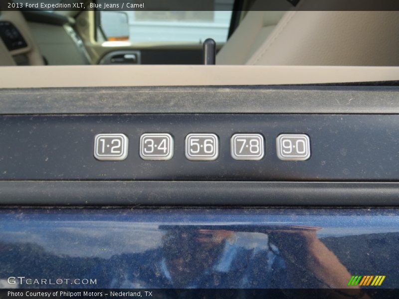 Blue Jeans / Camel 2013 Ford Expedition XLT