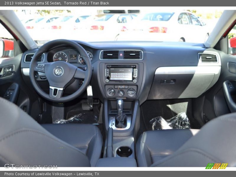 Tornado Red / Titan Black 2013 Volkswagen Jetta SE Sedan
