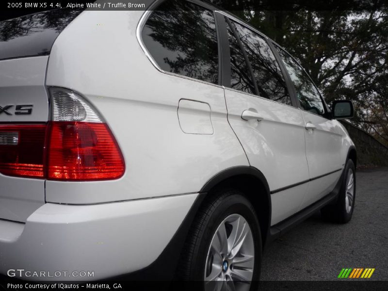 Alpine White / Truffle Brown 2005 BMW X5 4.4i