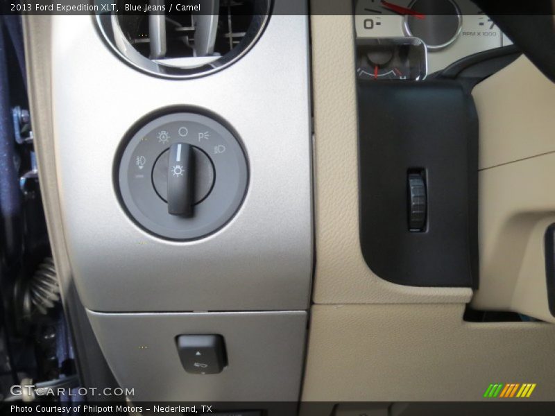 Blue Jeans / Camel 2013 Ford Expedition XLT