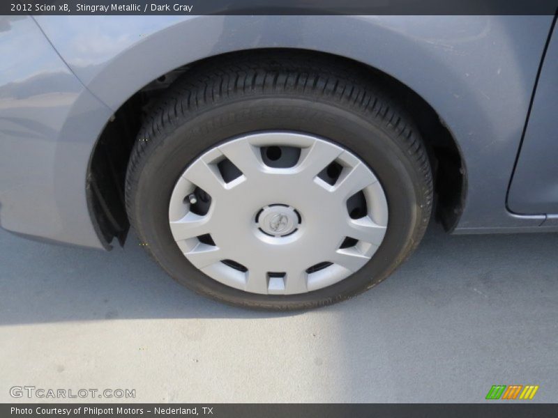 Stingray Metallic / Dark Gray 2012 Scion xB