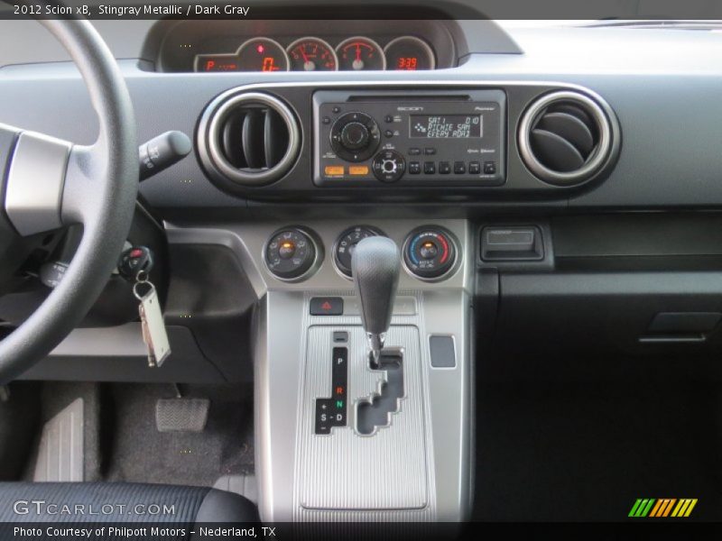 Stingray Metallic / Dark Gray 2012 Scion xB