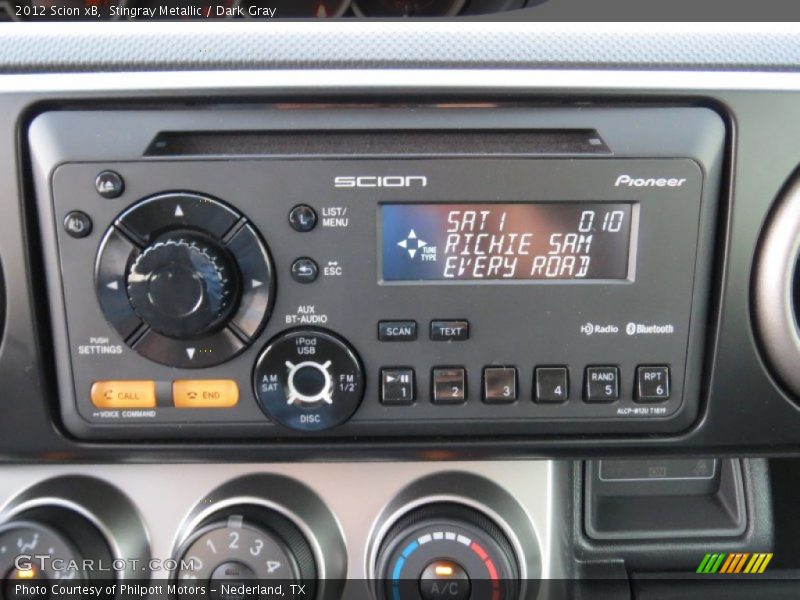 Stingray Metallic / Dark Gray 2012 Scion xB
