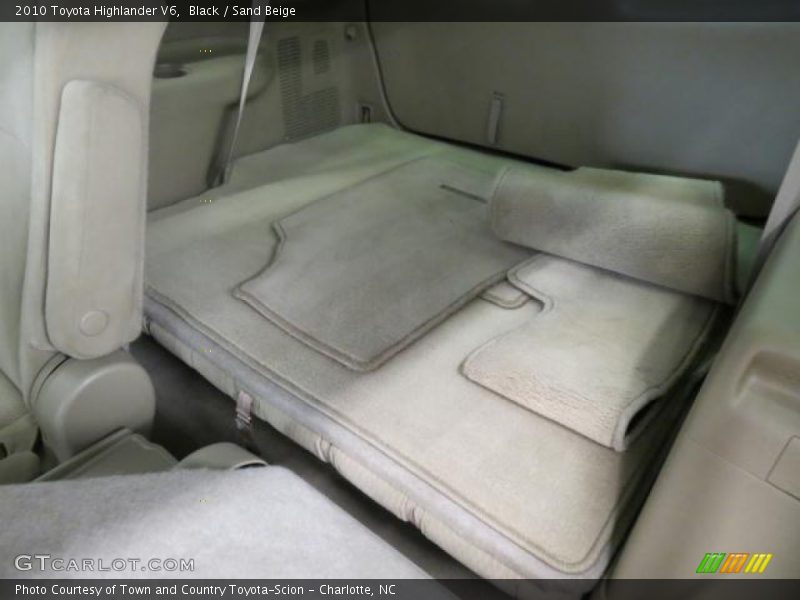 Black / Sand Beige 2010 Toyota Highlander V6