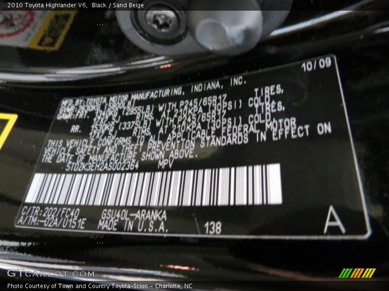 Black / Sand Beige 2010 Toyota Highlander V6