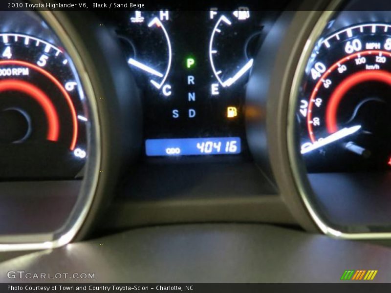 Black / Sand Beige 2010 Toyota Highlander V6