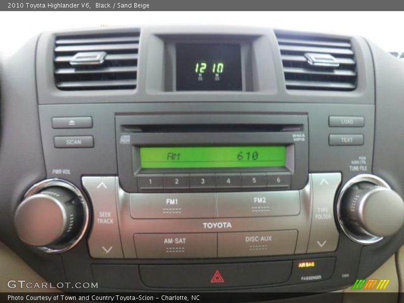Black / Sand Beige 2010 Toyota Highlander V6