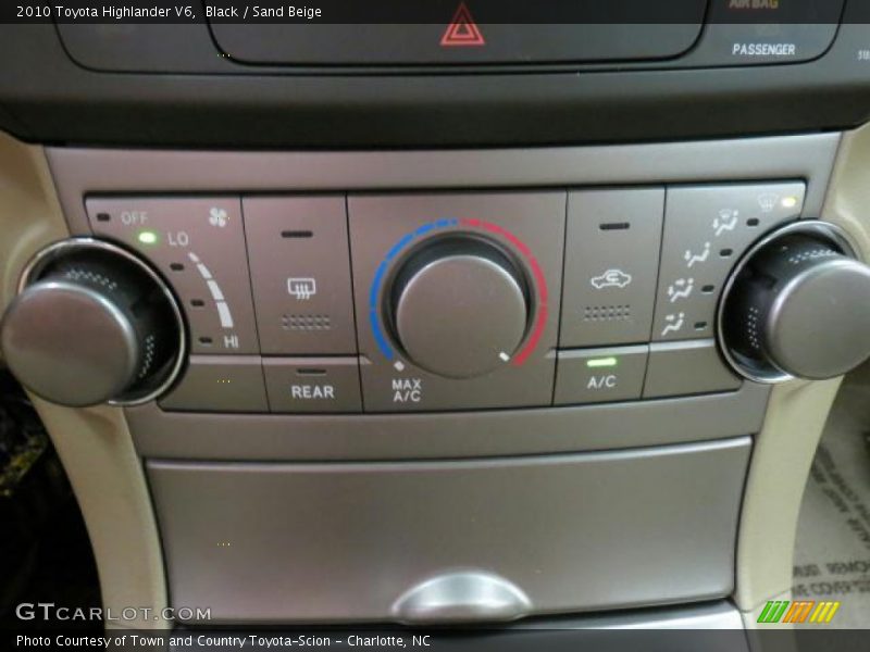 Black / Sand Beige 2010 Toyota Highlander V6